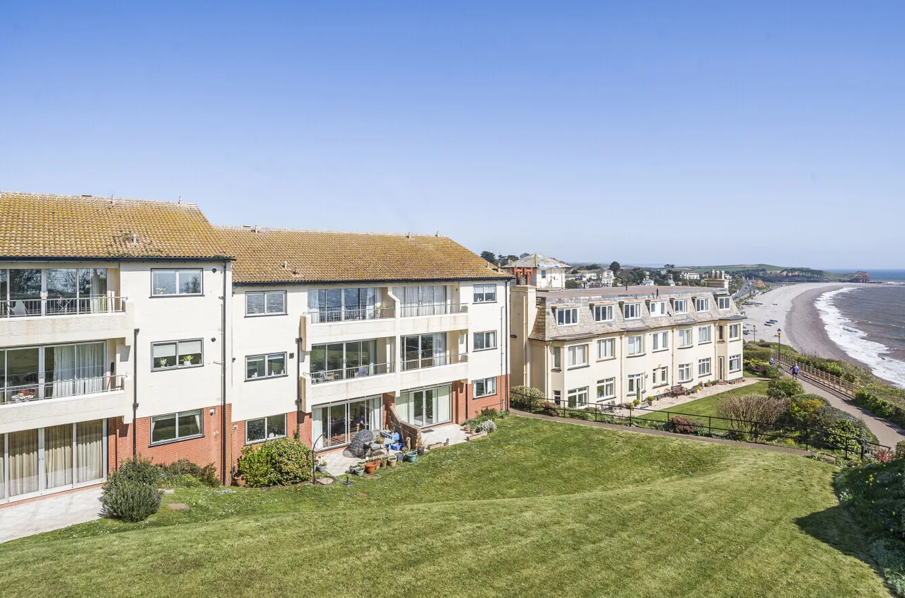 2 bed property for sale — Cliff Road, Budleigh Salterton, Devon, EX9