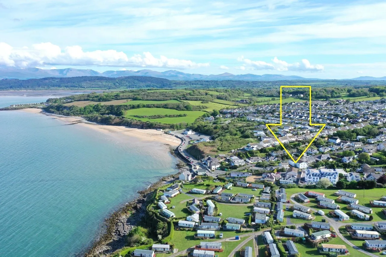 Ffordd Cynlas, Benllech, LL74, photo 2