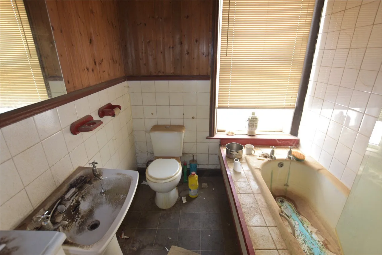 Centre Street, Heckmondwike, WF16, photo 6