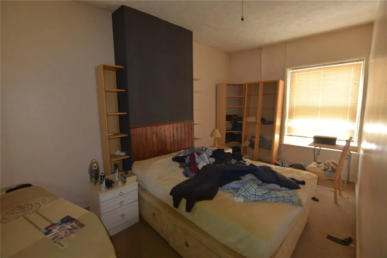 Centre Street, Heckmondwike, WF16, photo 5
