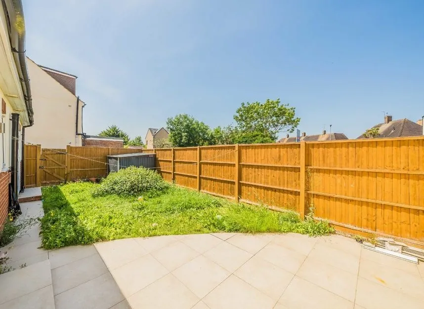 Shelson Avenue, Feltham, TW13, photo 4