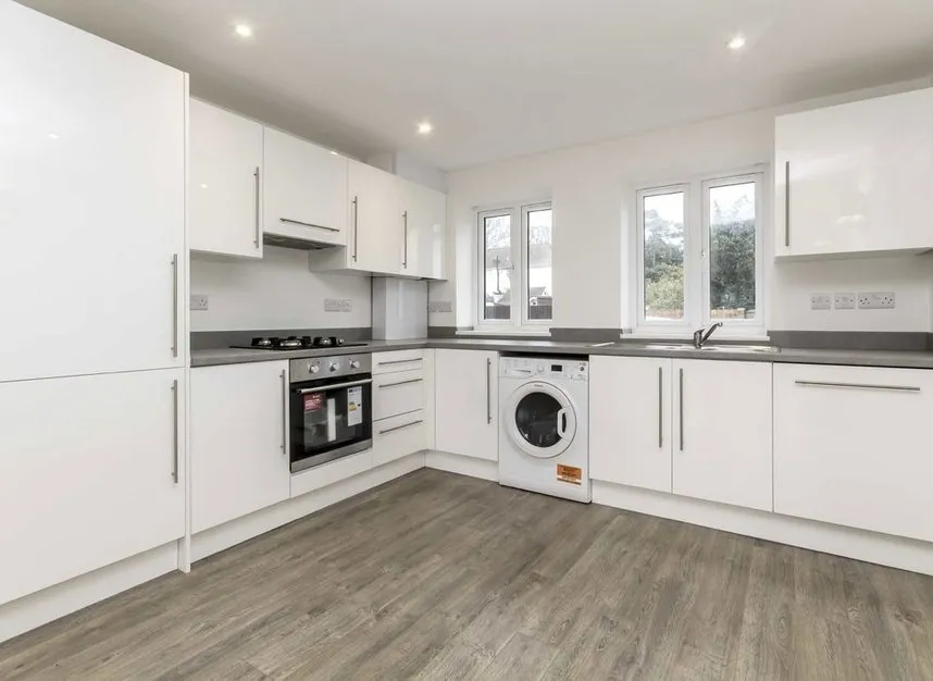 Shelson Avenue, Feltham, TW13, photo 2