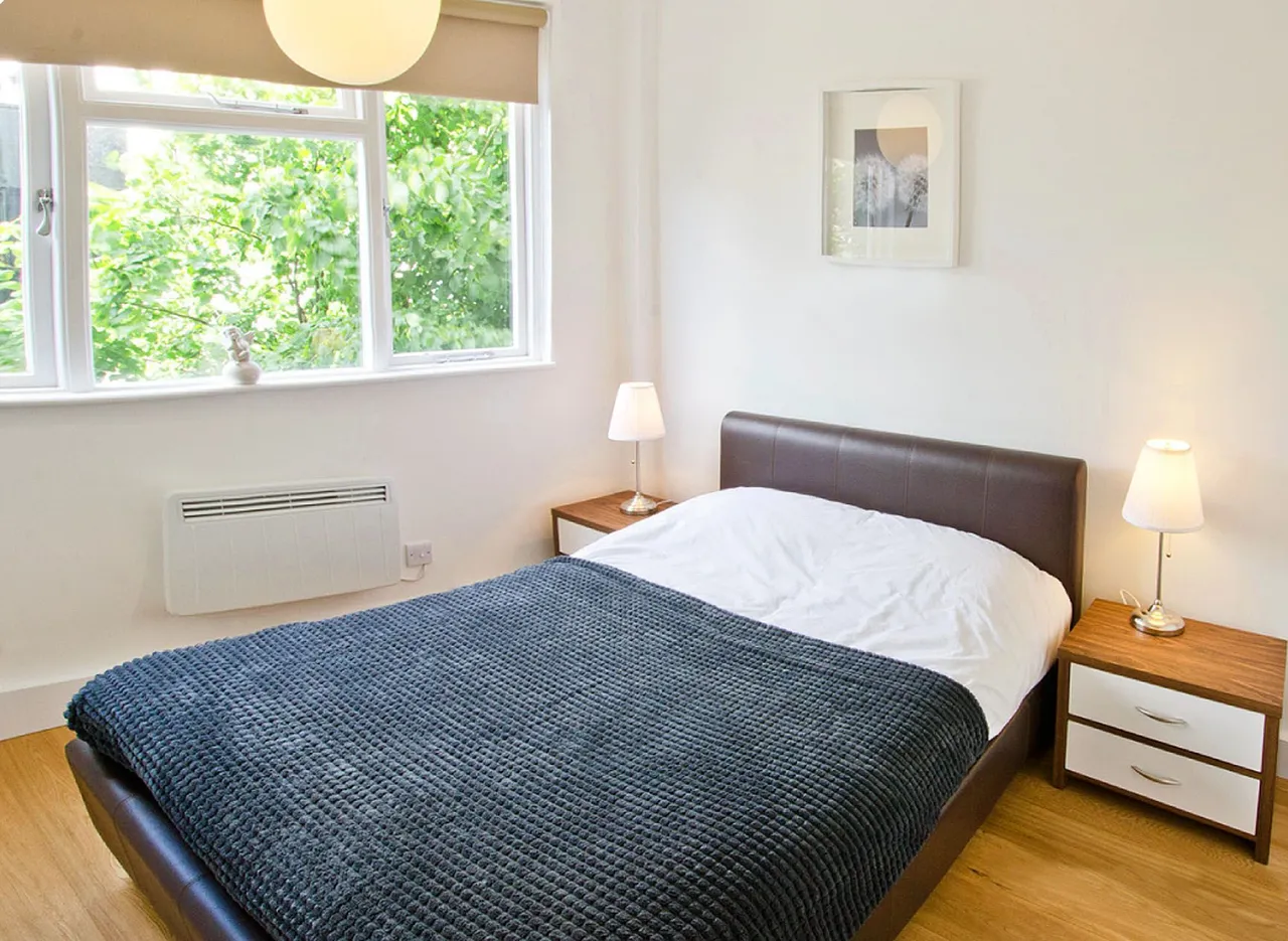 14 Gwynne House, Turner Street, London, photo 3