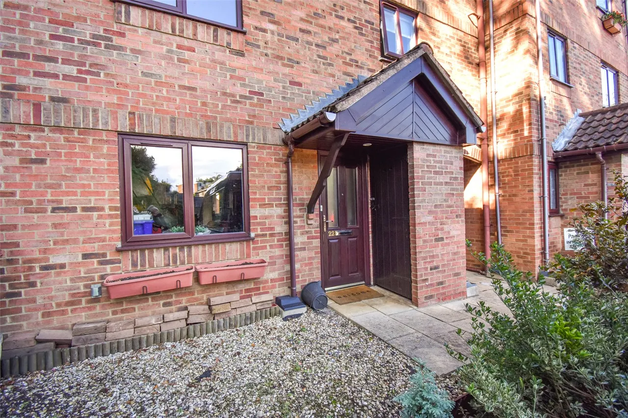 St. Benedicts Close, Aldershot, Hampshire, GU11 3NJ, photo 10