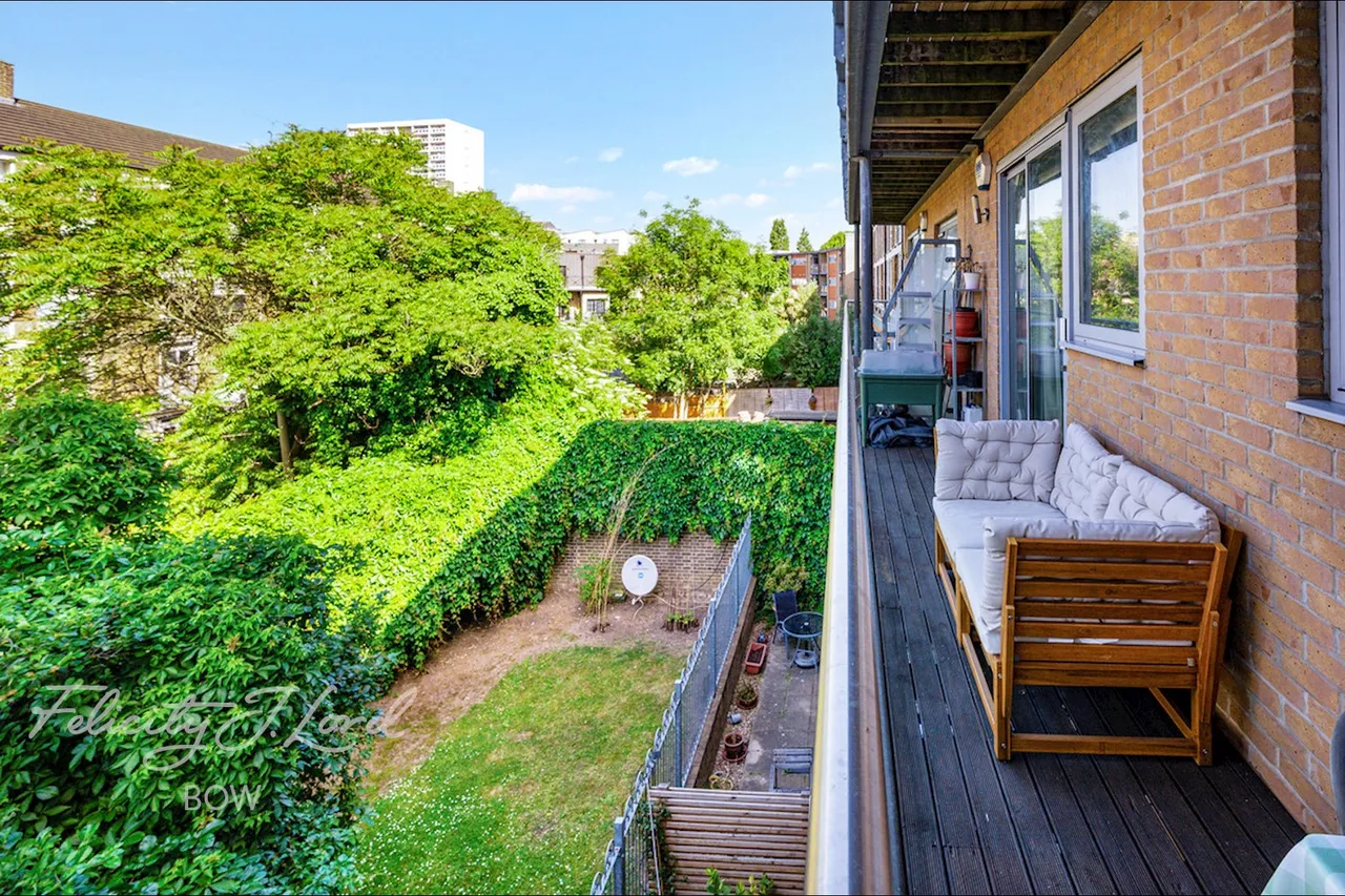 1 bed flat for sale, Violet Road, London