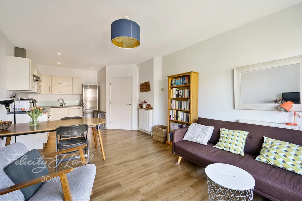 Violet Road, London, photo 3