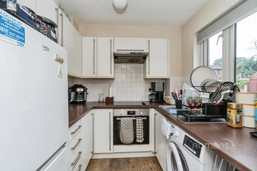 York Place, Camberley, GU15, photo 3