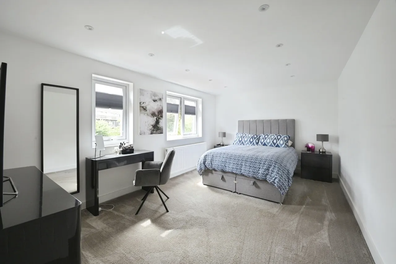 Heather Drive, Rise Park, Romford, RM1, photo 15