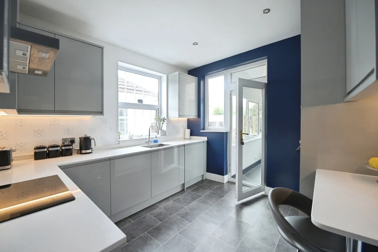 Heather Drive, Rise Park, Romford, RM1, photo 11