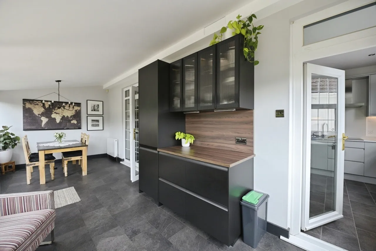 Heather Drive, Rise Park, Romford, RM1, photo 8