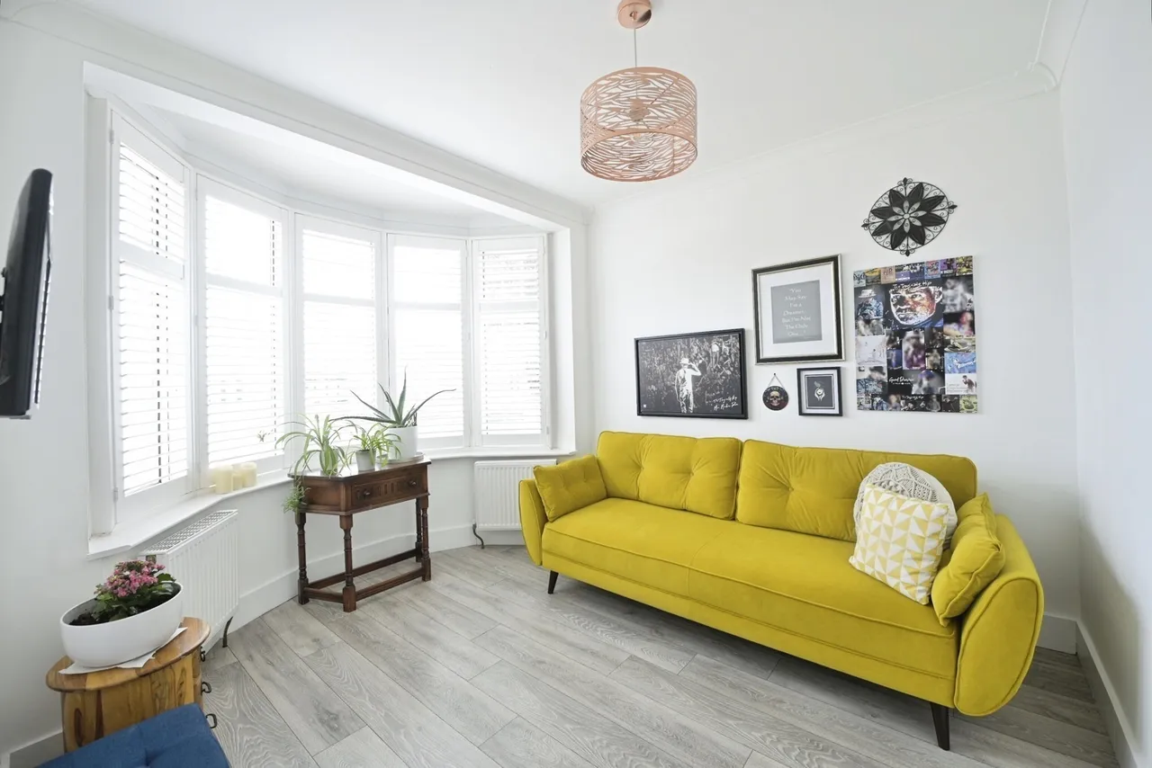 Heather Drive, Rise Park, Romford, RM1, photo 4