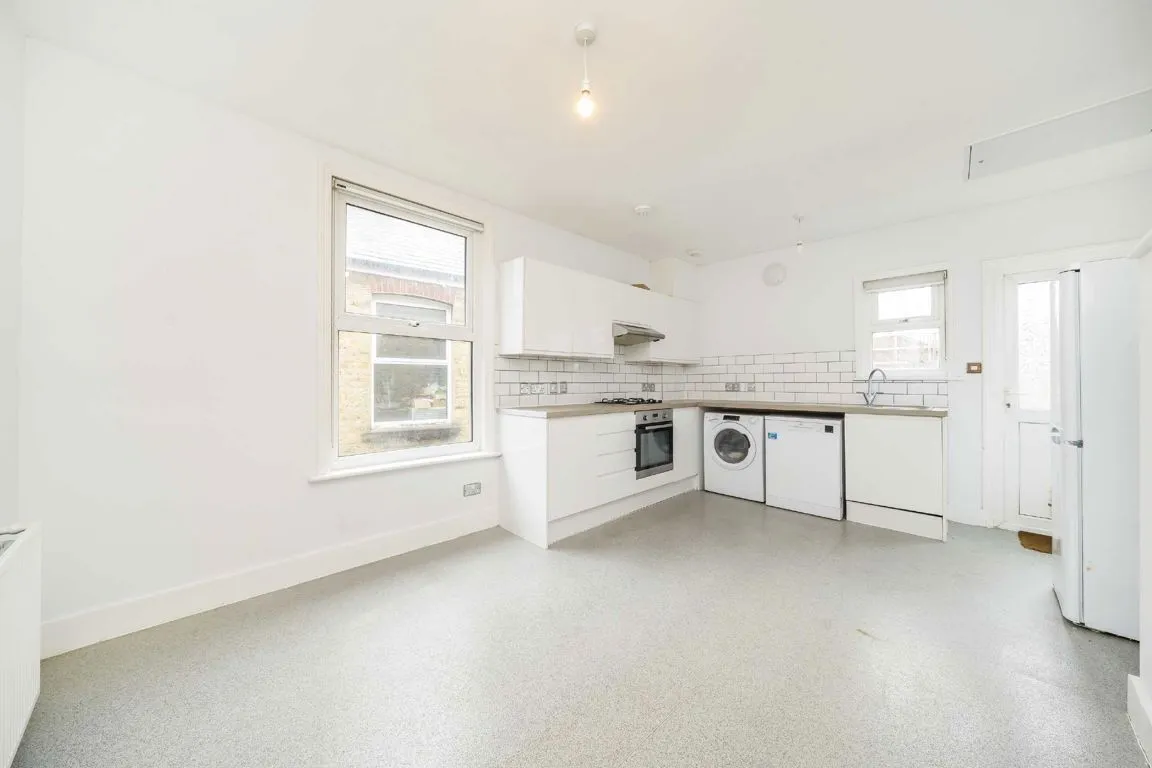 Radbourne Road, SW12, photo 2