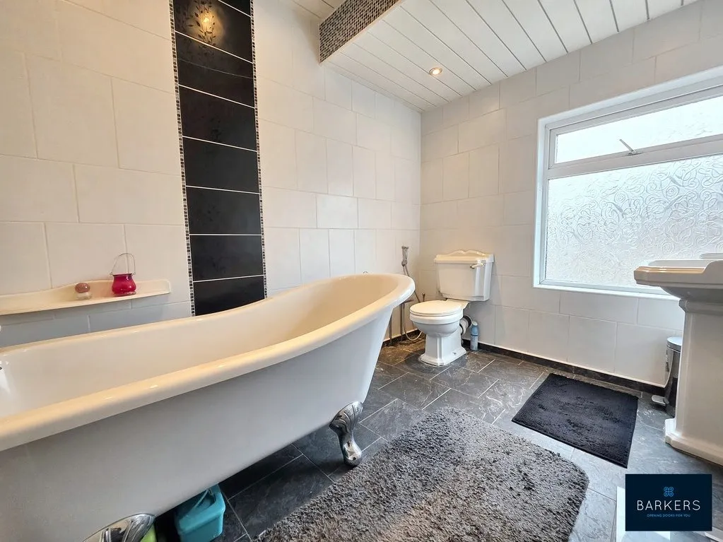 Halifax Road, Batley WF17 7RE, photo 17