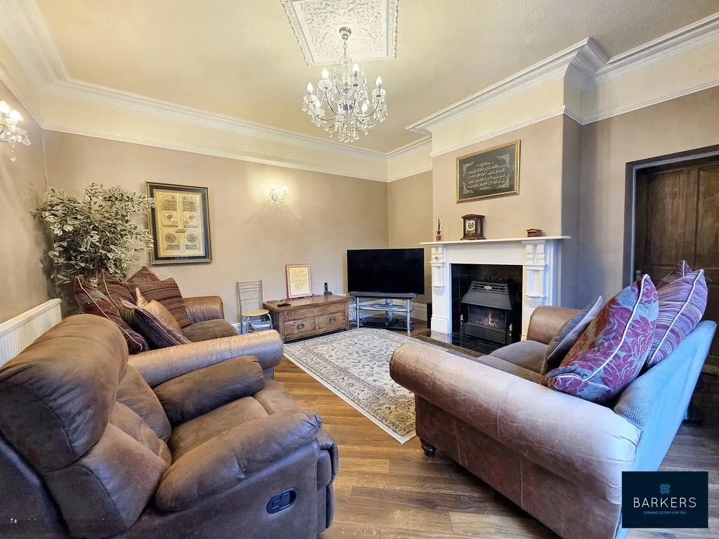 Halifax Road, Batley WF17 7RE, photo 6