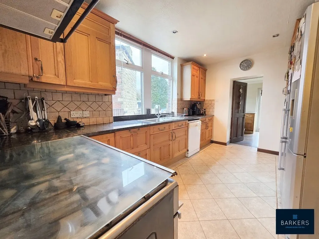 Halifax Road, Batley WF17 7RE, photo 11