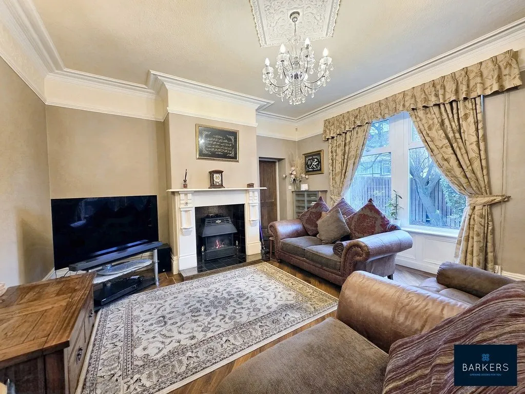 Halifax Road, Batley WF17 7RE, photo 5