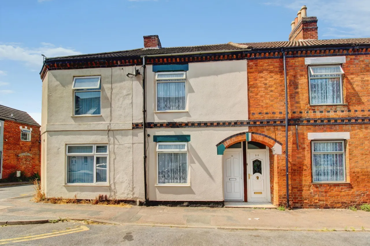 2 bed house for sale, Cross Street, Tamworth, B77