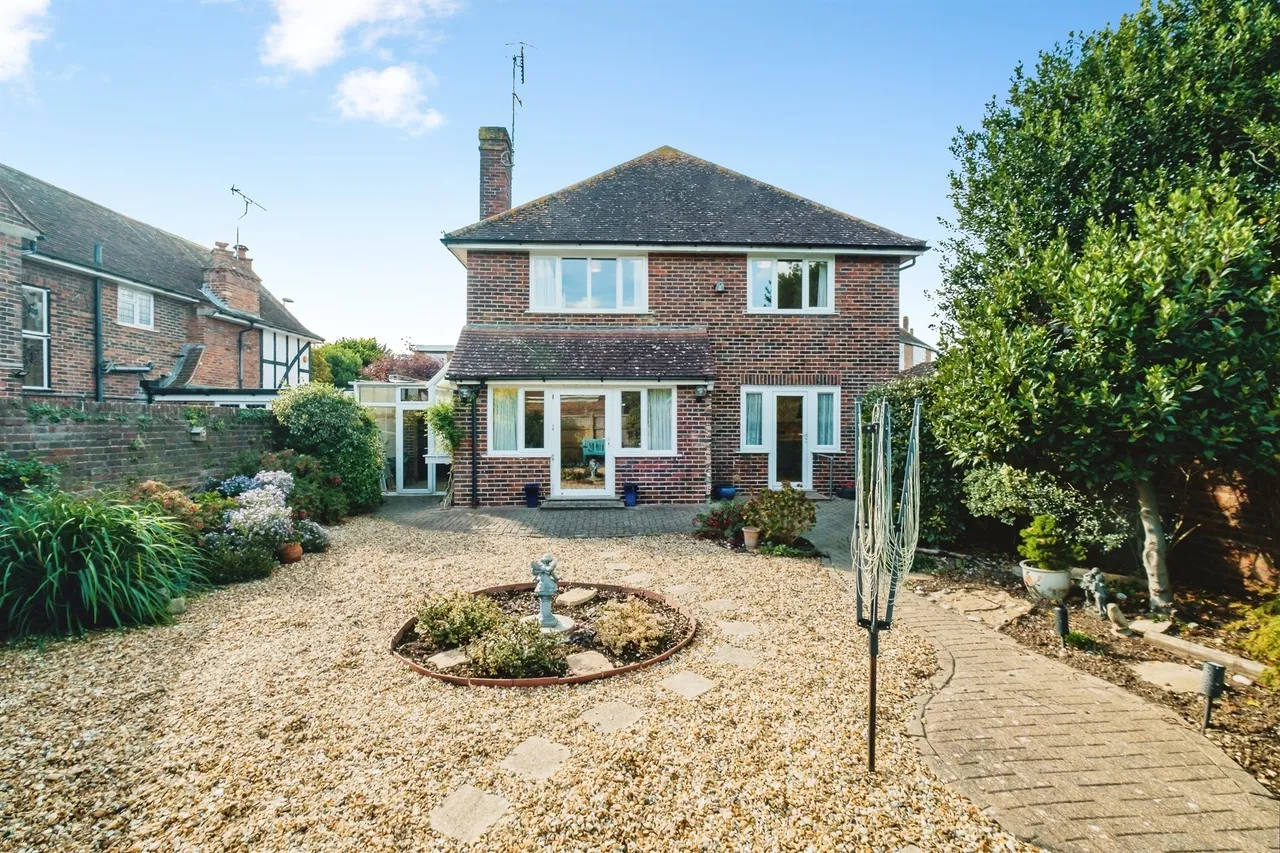 Wallace Avenue, Worthing, BN11, photo 17