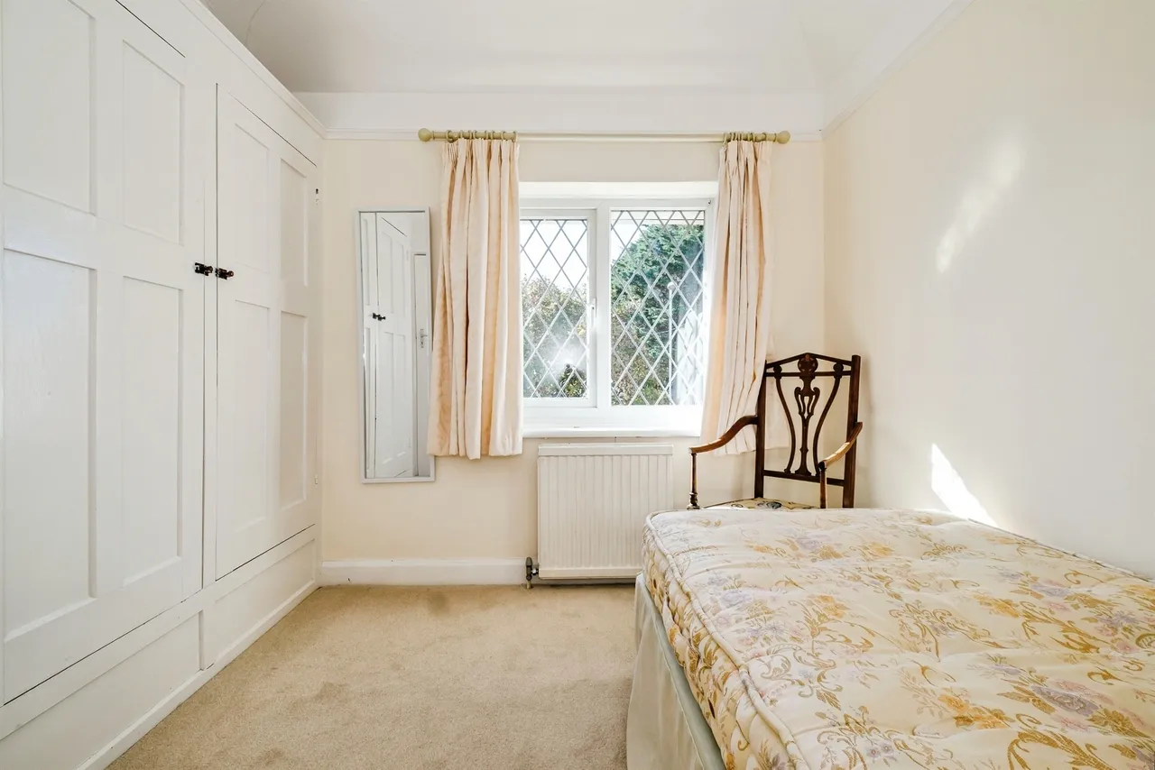 Wallace Avenue, Worthing, BN11, photo 12