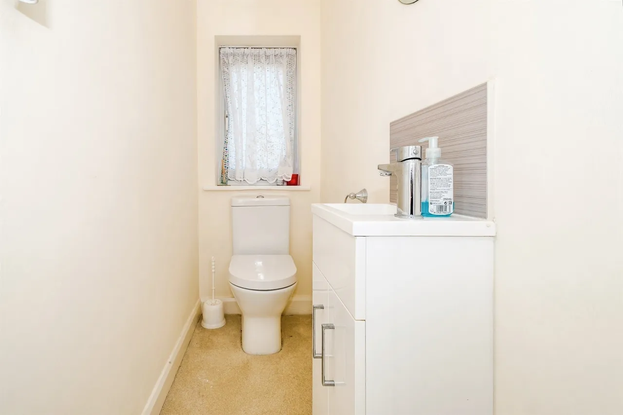 Wallace Avenue, Worthing, BN11, photo 15