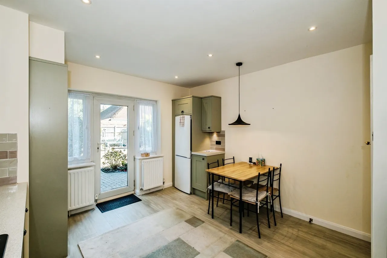 Wallace Avenue, Worthing, BN11, photo 7
