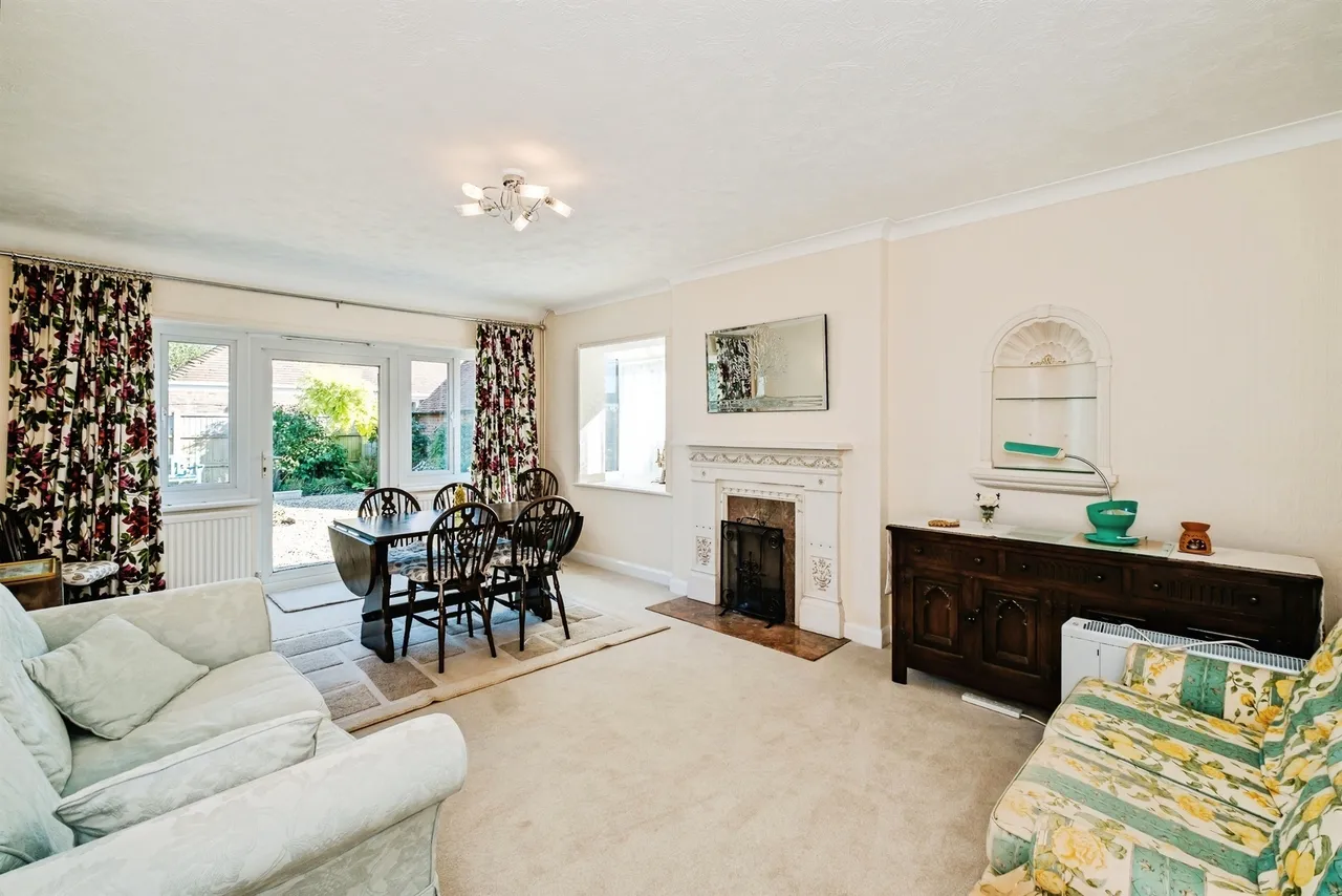 Wallace Avenue, Worthing, BN11, photo 3