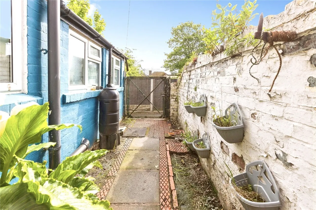 Rhosddu, Wrexham, LL11, photo 15
