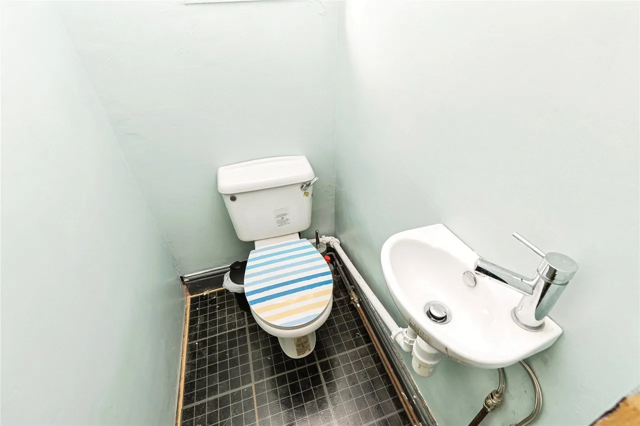 Rhosddu, Wrexham, LL11, photo 12