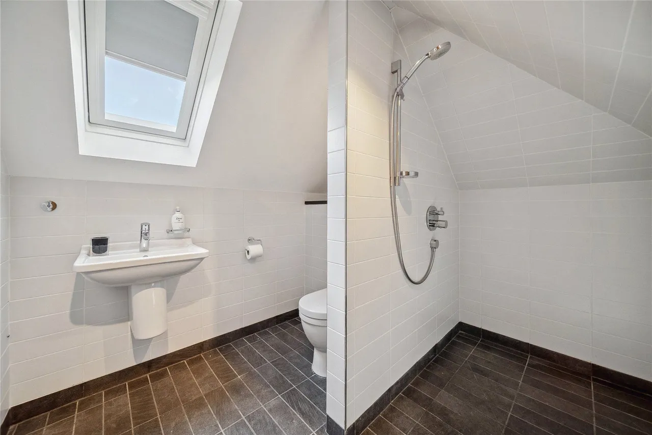 Dunstarn Drive, Leeds, LS16, photo 16