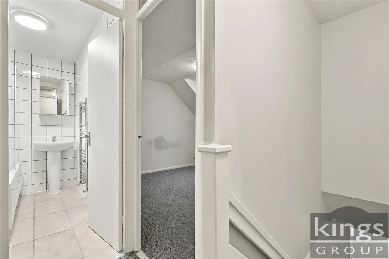 Mahon Close, Enfield, photo 6