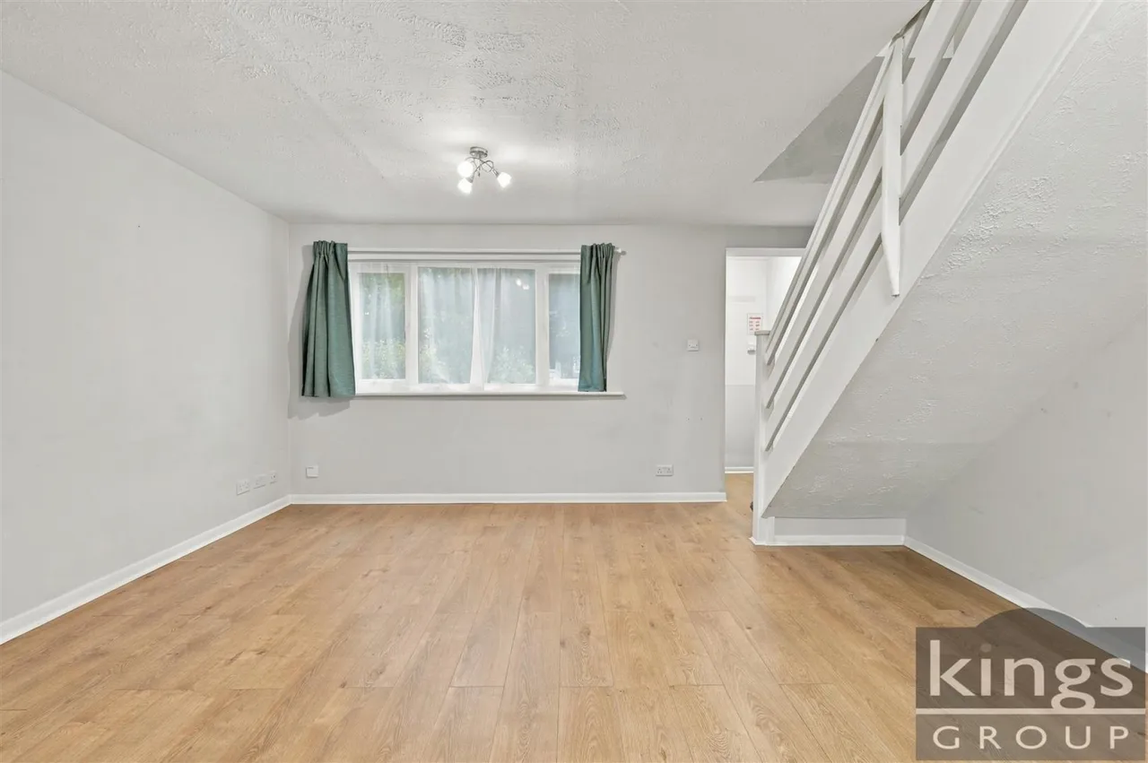 Mahon Close, Enfield, photo 4