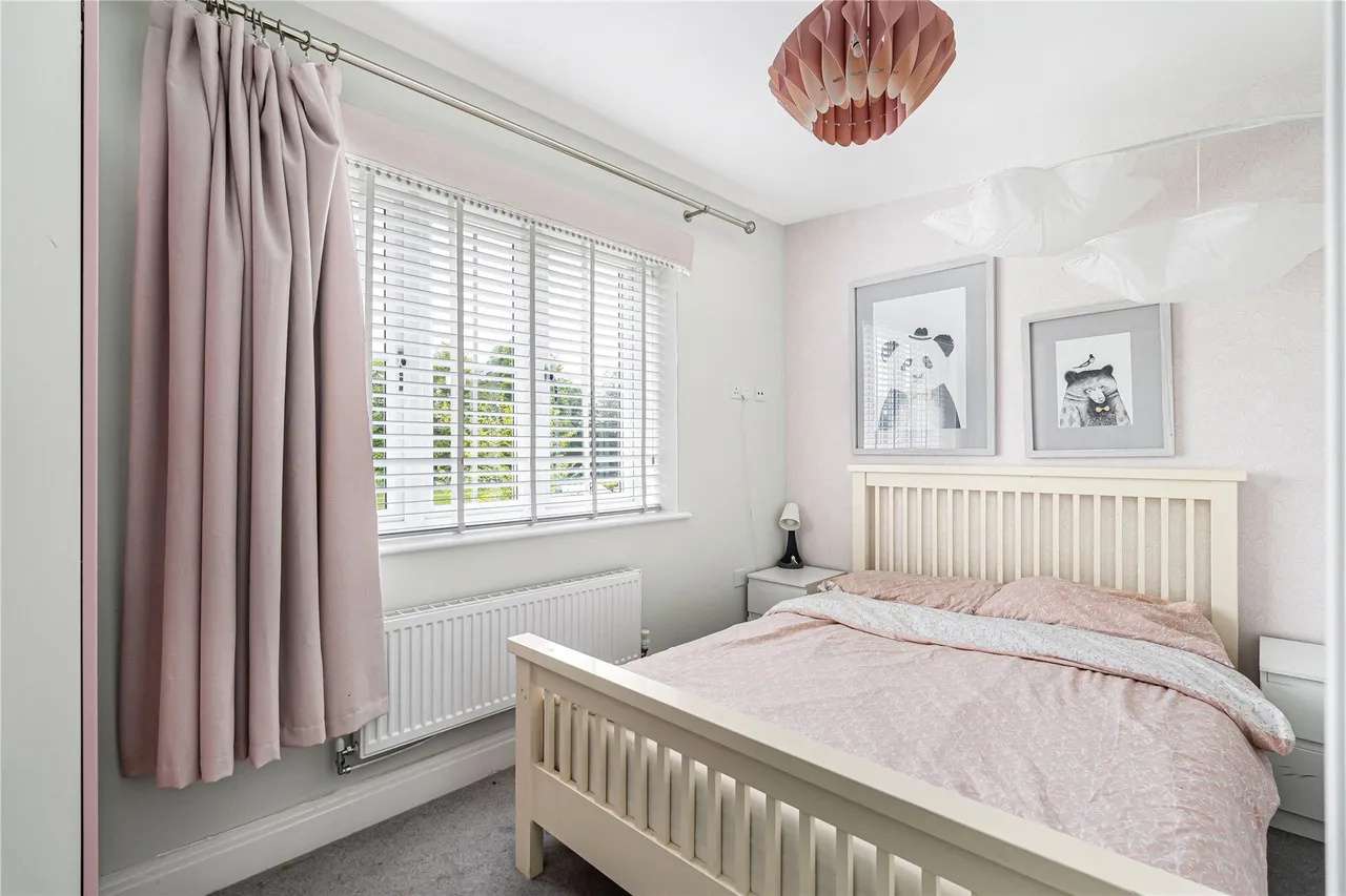 Miller Avenue, Grayshott, GU26, photo 17