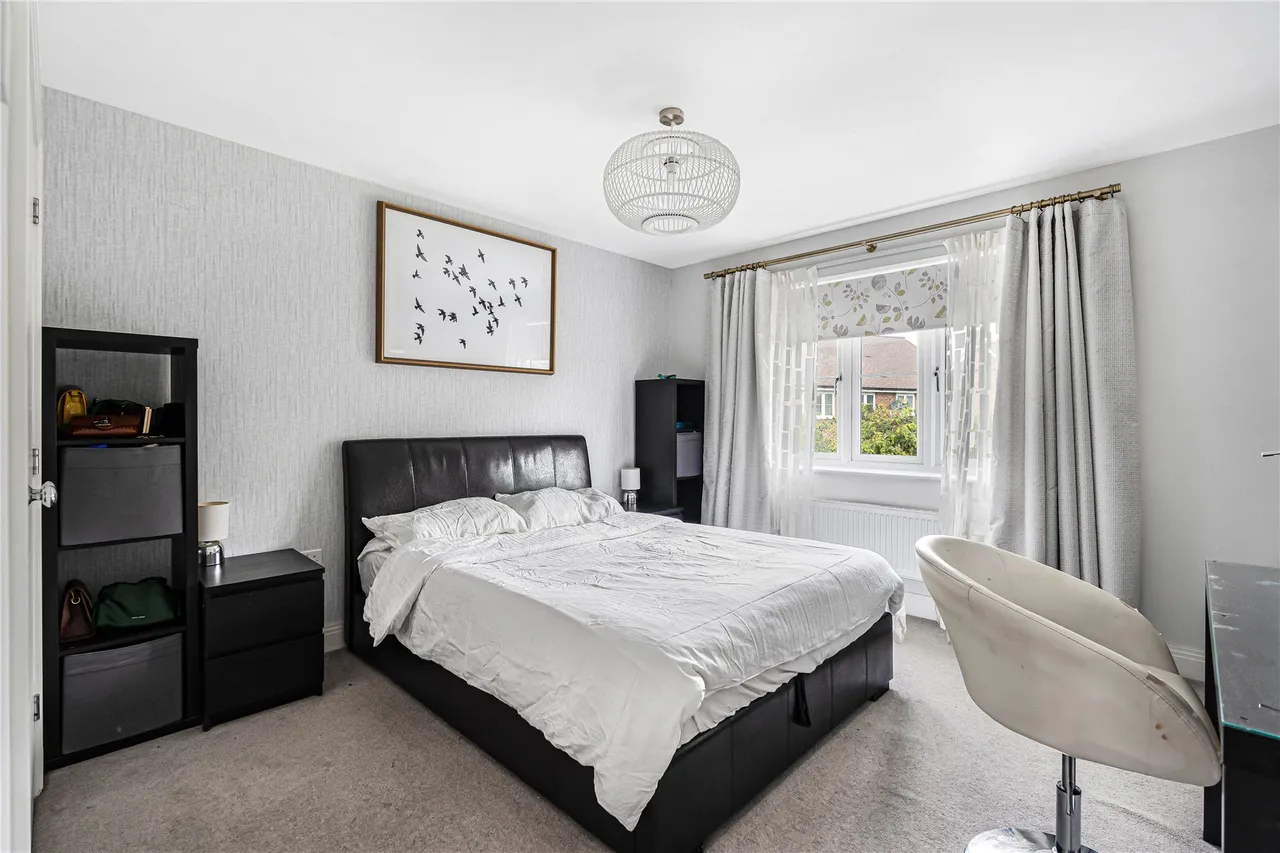 Miller Avenue, Grayshott, GU26, photo 15