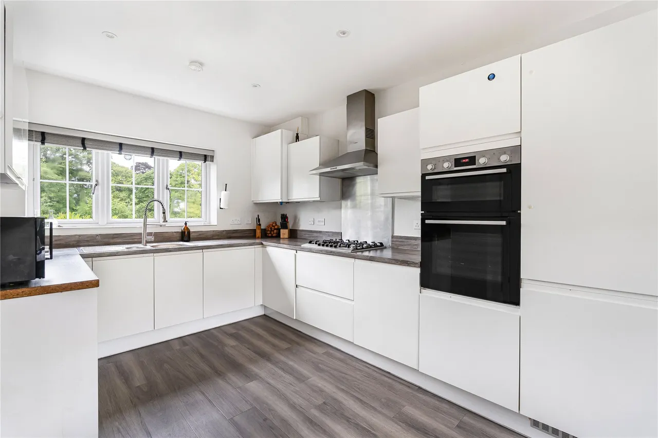 Miller Avenue, Grayshott, GU26, photo 5