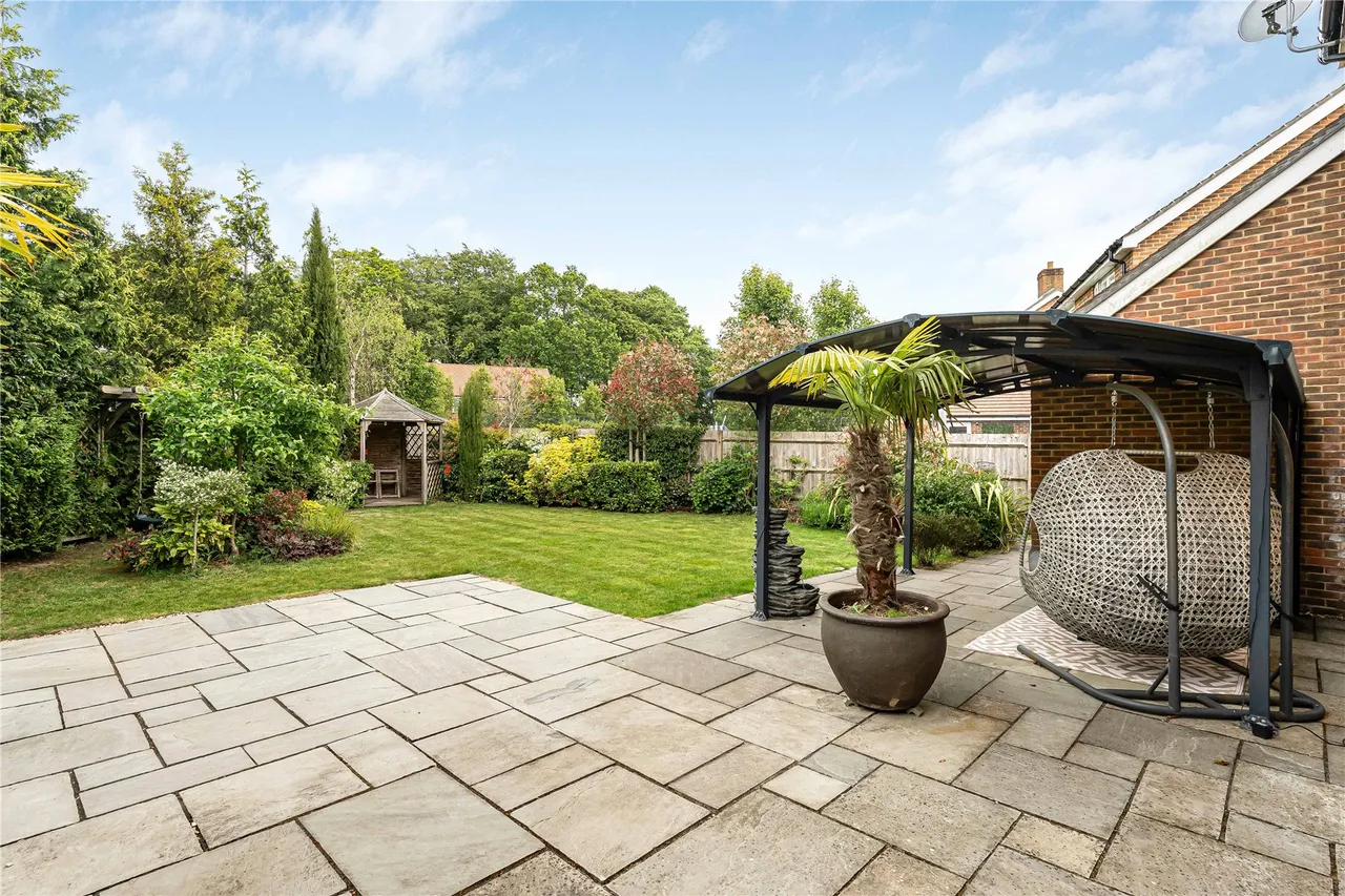 Miller Avenue, Grayshott, GU26, photo 8