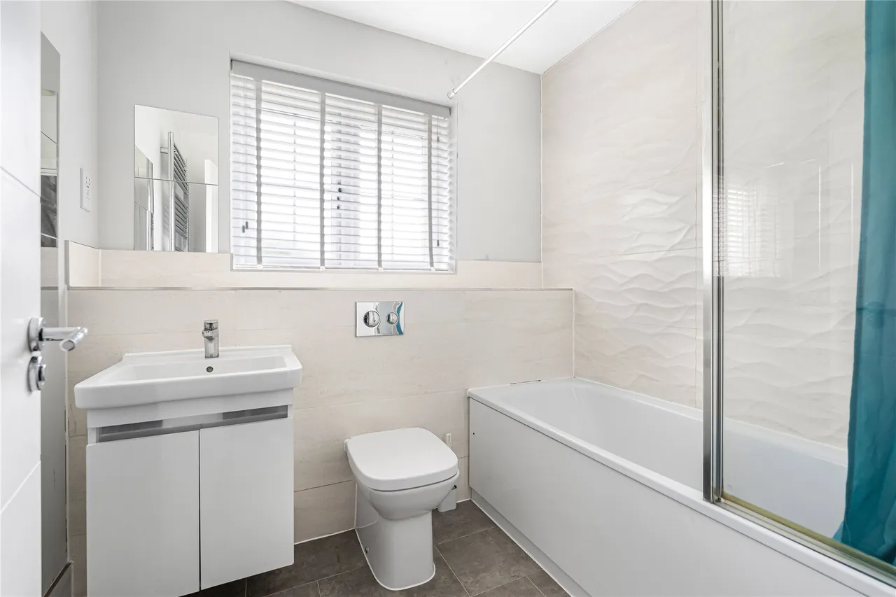 Miller Avenue, Grayshott, GU26, photo 20