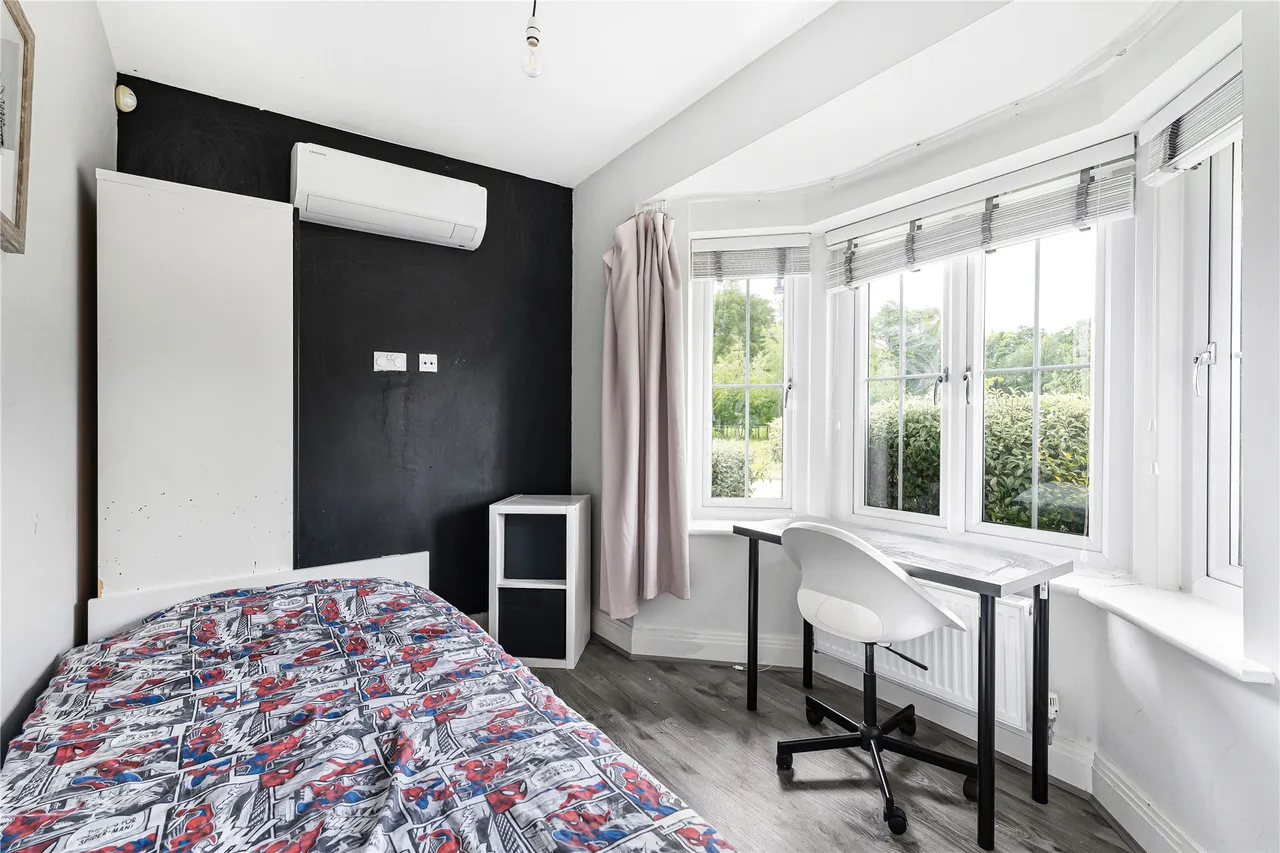Miller Avenue, Grayshott, GU26, photo 12