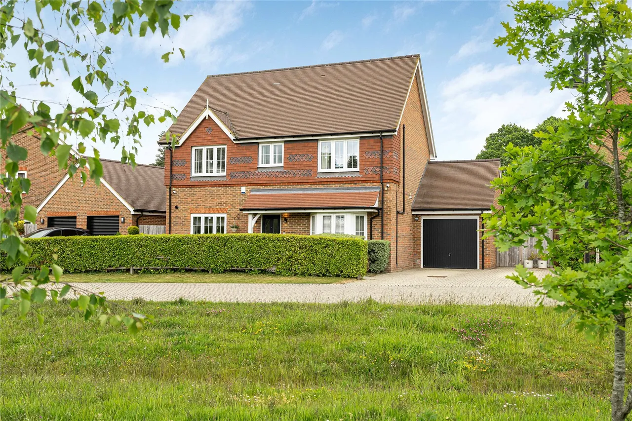 Miller Avenue, Grayshott, GU26, photo 22