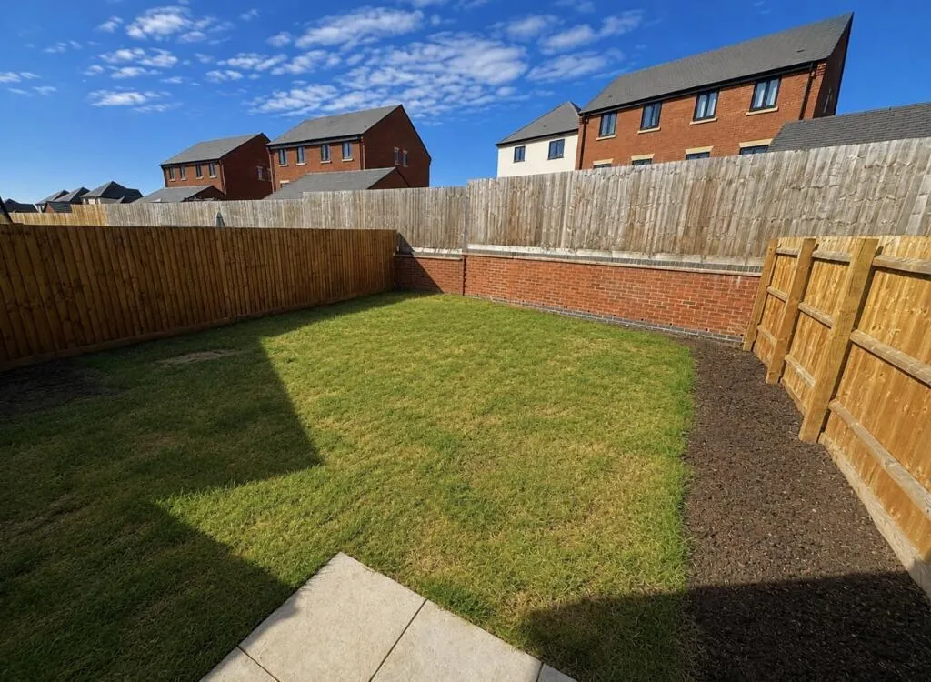 Canons Close, Priors Hall, NN17, photo 10