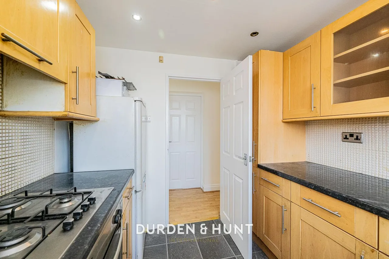 Longswood Gardens, Barkingside, IG5, photo 6