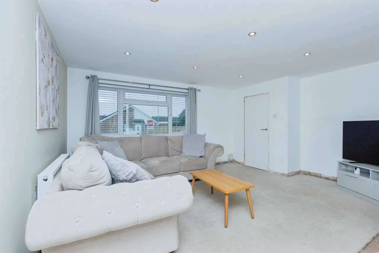 Durnford Road, Wigston, LE18, photo 2