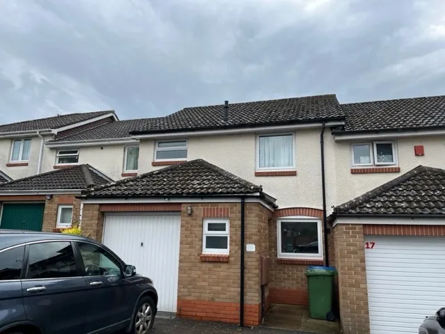 3 bed property to rent — Springford Gardens