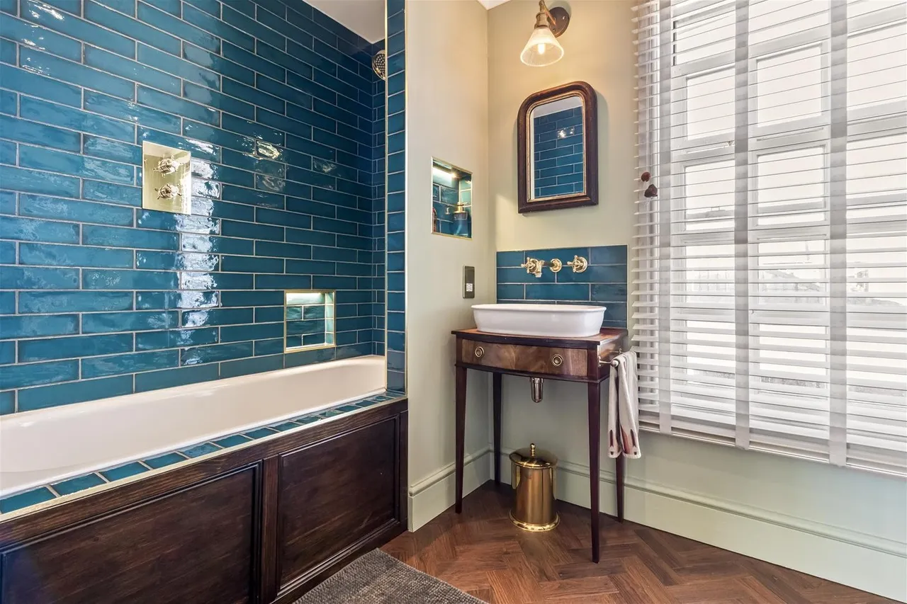 Heene Place, Worthing, photo 16