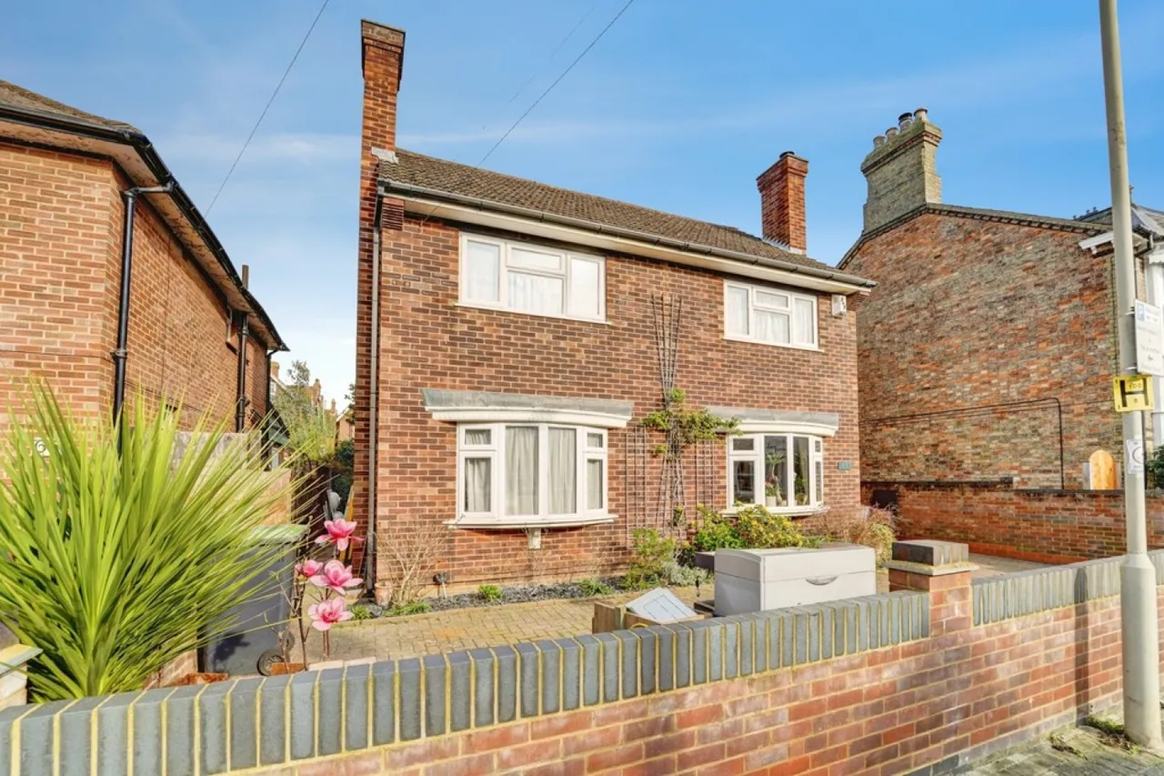 6 bed house for sale, Spenser Road, Bedford, MK40