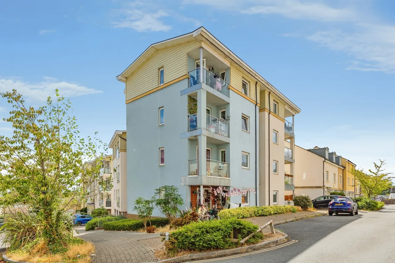 2 bed flat for sale — Mckay Avenue, Torquay