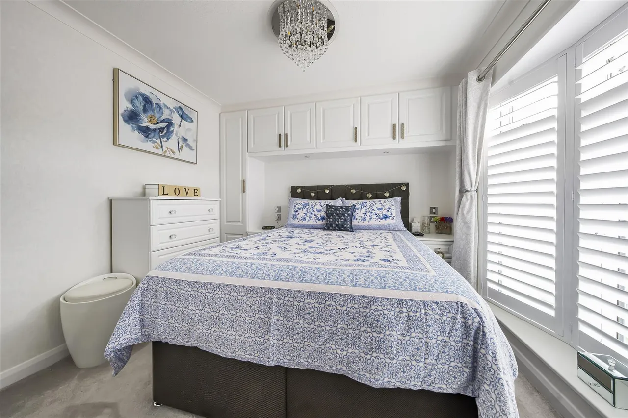Lakeview park, Crouch Lane, Winkfield, Windsor, Berkshire, SL4 4SB, photo 10