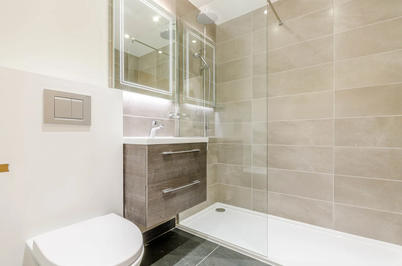 Flat E, 225 St Johns Hill, London, photo 6
