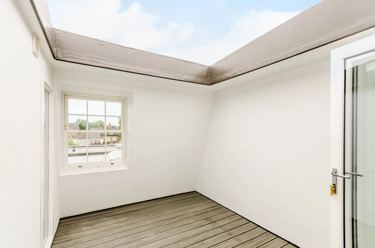 Flat E, 225 St Johns Hill, London, photo 3