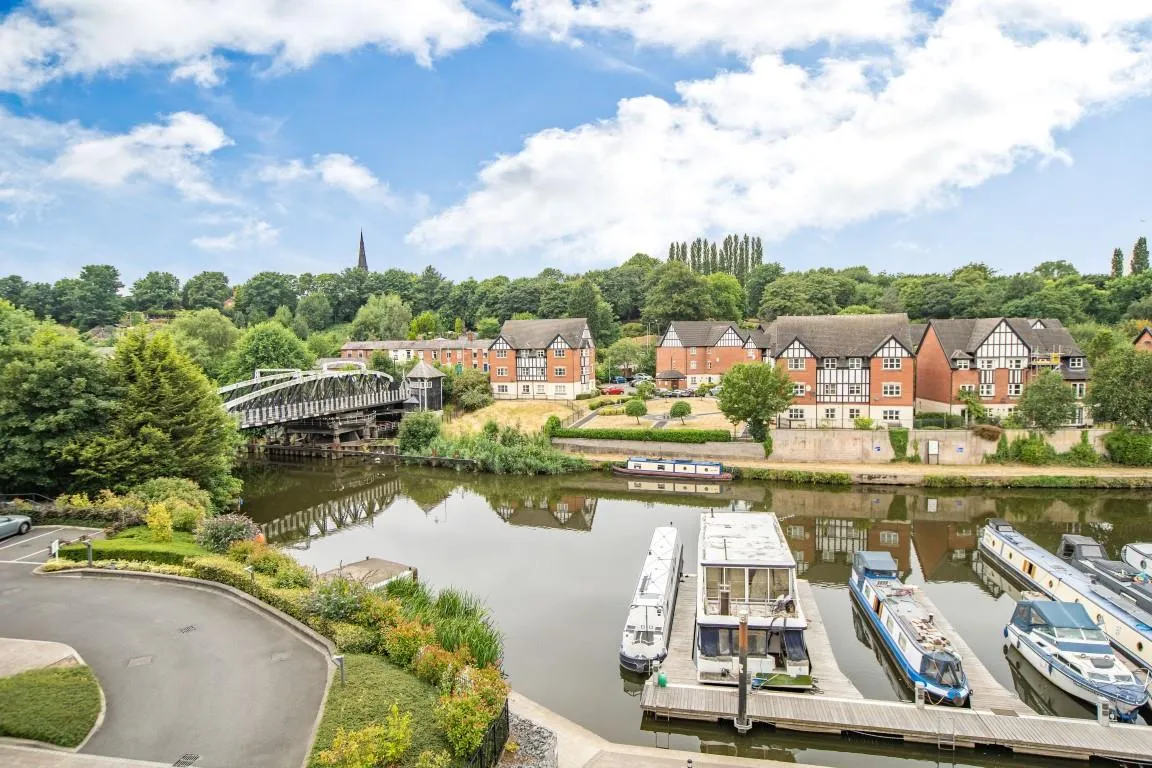 2 bed flat for sale, Chester Way, Northwich, CW9
