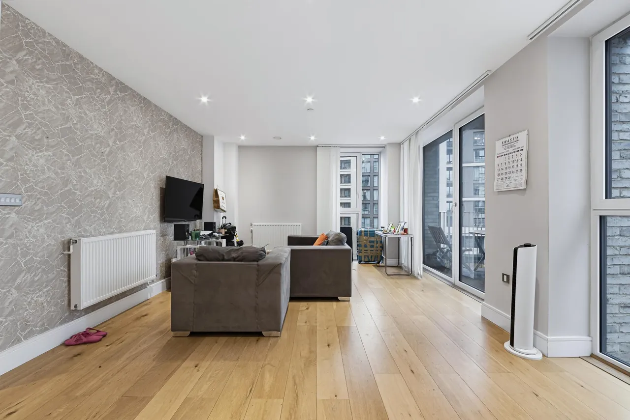 Caxton Street, London, E16, photo 2
